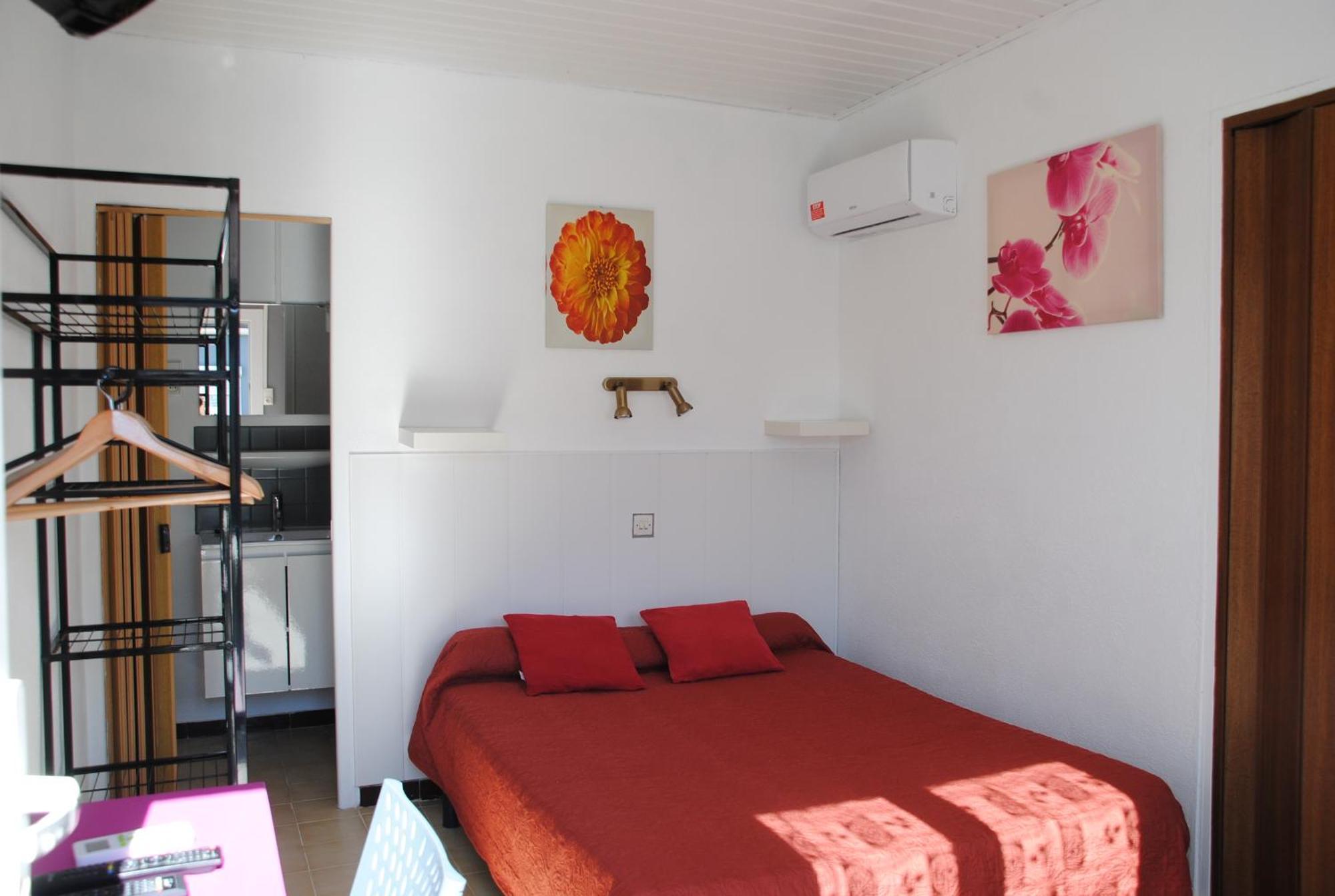 Hotel Le Calypso Hyères Esterno foto